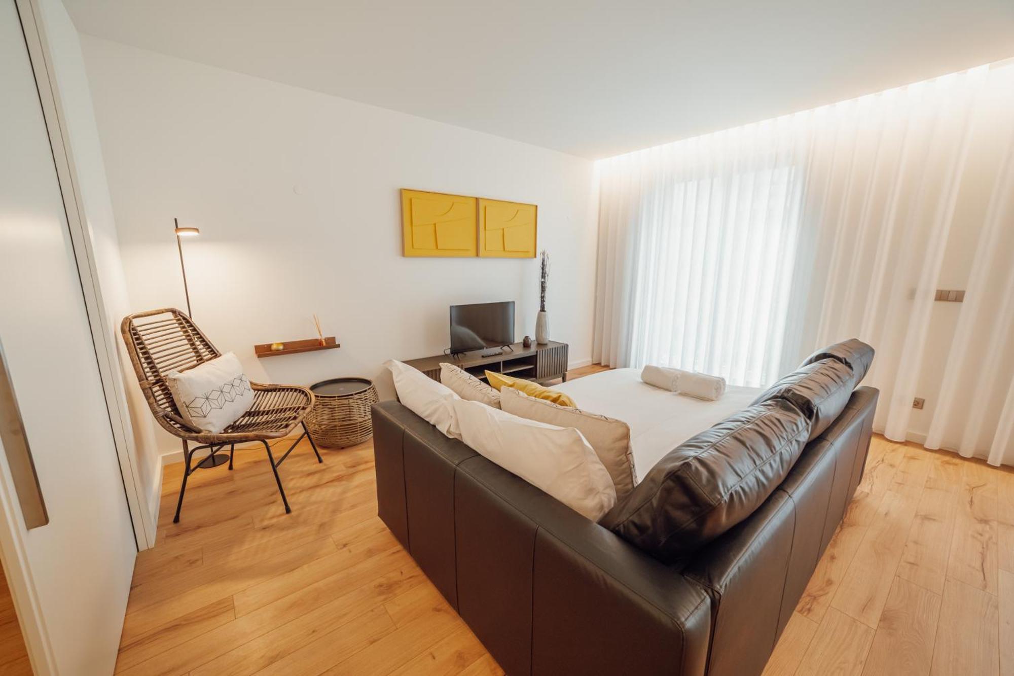 Guest Renovato Luxus Flat W/ Parking