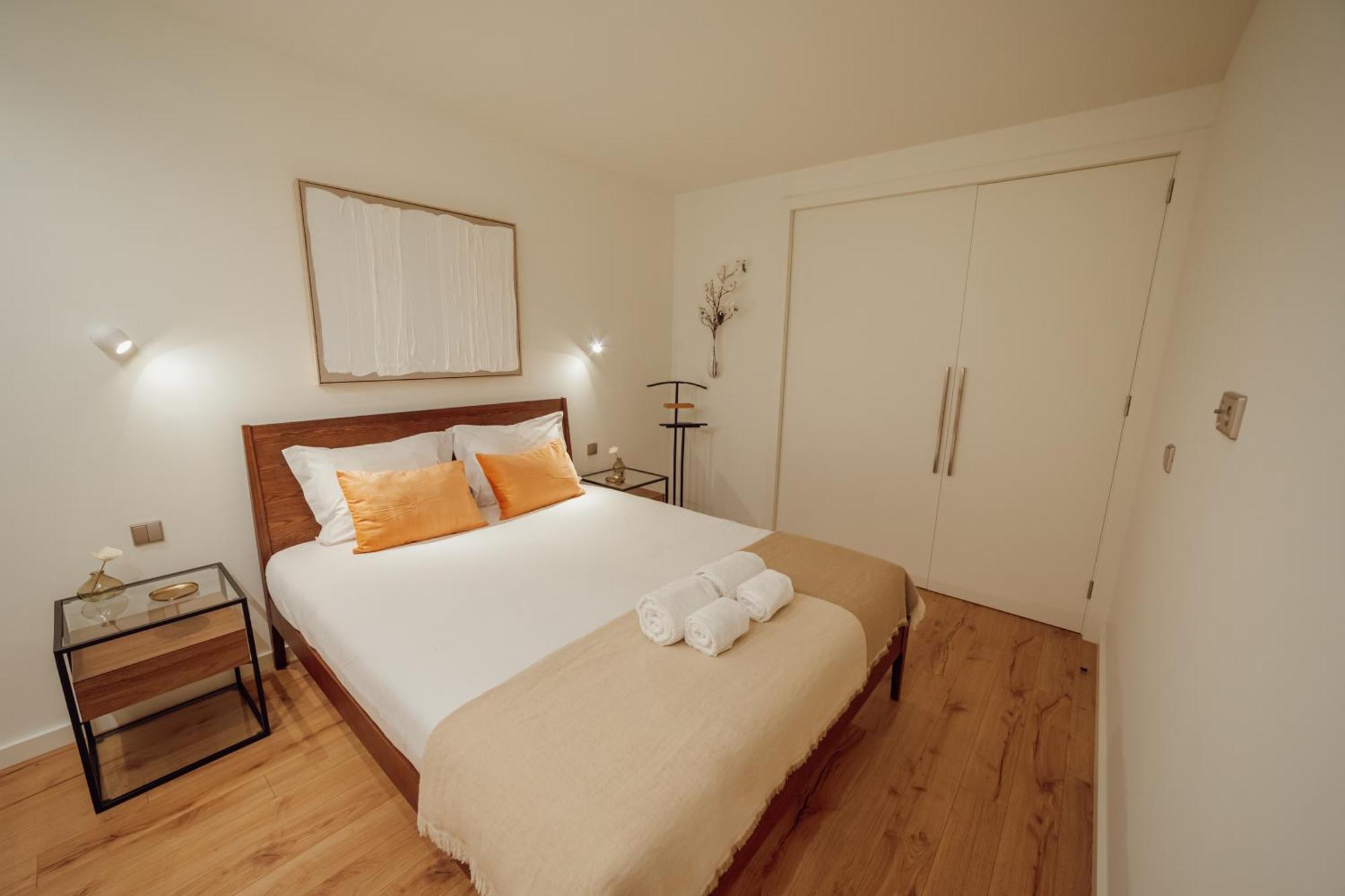 Guest Renovato Luxus Flat W/ Parking